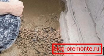 Заліванне сумесі на аснове керамзіту Заліванне сумесі на аснове керамзіту